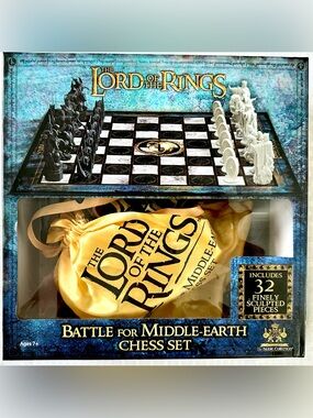 The Lord of the Rings Battle for Middle-Earth Chess Set Noble Collection
